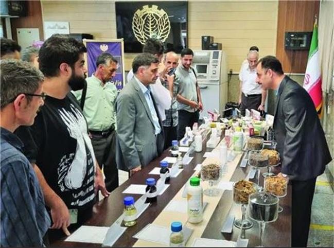 برپایی نمایشگاه دستاوردهای شرکت دخانیات ایران به مناسبت هفته دولت