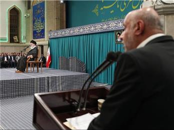 امنیت شغلی و معیشت کارگران اولویت و دغدغه وزیر تعاون است